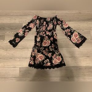 Extra Small xhilaration black and pink flower scrunch top and lace sleeve dress